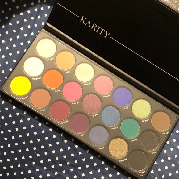 Eyeshadow Palette - Picture 3 of 4